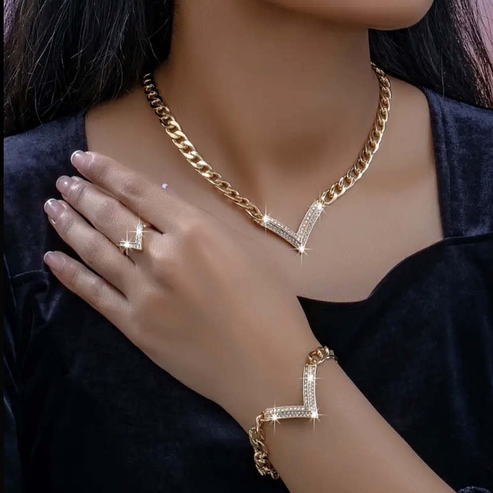 Beautiful V shape Crystal Necklace Set